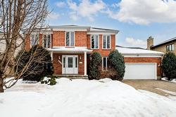 1845 Rue Rigaud  Brossard, QC J4X 2J8