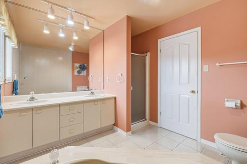 Salle de bains attenante à la CCP - 1845 Rue Rigaud, Brossard, QC - Indoor Photo Showing Bathroom