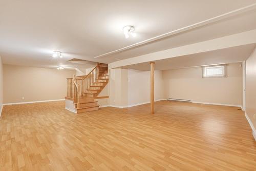 Salle familiale - 1845 Rue Rigaud, Brossard, QC - Indoor
