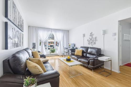 Salon - 1 Rue Lafrance E., Saint-Basile-Le-Grand, QC - Indoor Photo Showing Living Room