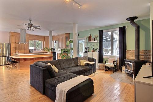 Salon - 1800 Route 337, Sainte-Julienne, QC - Indoor Photo Showing Living Room