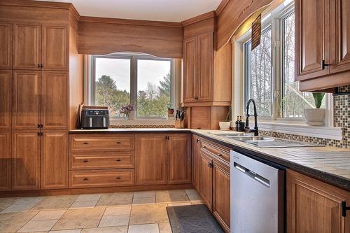 Cuisine - 1800 Route 337, Sainte-Julienne, QC - Indoor Photo Showing Kitchen With Double Sink