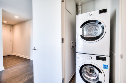 Salle de lavage - 511-1288 Rue St-Antoine O., Montréal (Ville-Marie), QC - Indoor Photo Showing Laundry Room