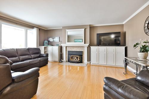 Salon - 301 Ch. De Marieville, Richelieu, QC - Indoor Photo Showing Living Room With Fireplace