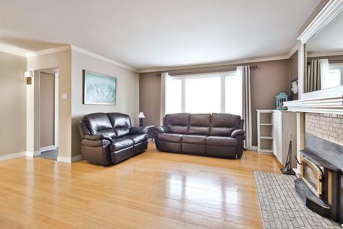 Salon - 301 Ch. De Marieville, Richelieu, QC - Indoor Photo Showing Living Room With Fireplace