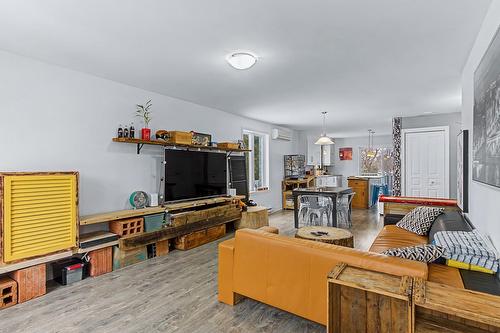 Salon - 1137  - 1141 Rue Notre-Dame, Chambly, QC - Indoor