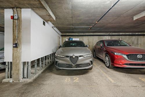 Stationnement - 113-4700 Boul. Henri-Bourassa O., Montréal (Saint-Laurent), QC - Indoor Photo Showing Garage