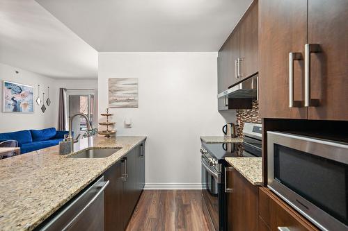 Cuisine - 113-4700 Boul. Henri-Bourassa O., Montréal (Saint-Laurent), QC - Indoor Photo Showing Kitchen With Upgraded Kitchen