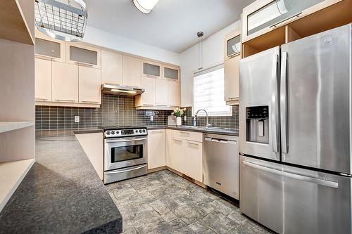 Cuisine - 2686 Av. Ernest-Hemingway, Montréal (Saint-Laurent), QC 