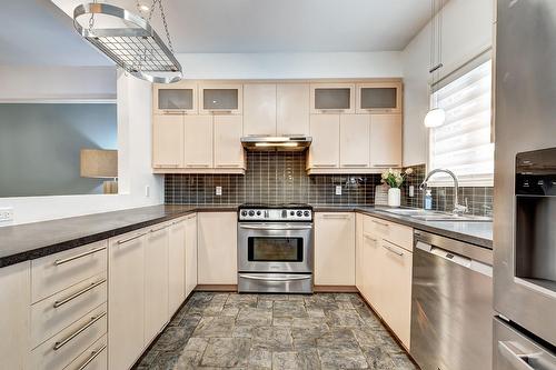 Cuisine - 2686 Av. Ernest-Hemingway, Montréal (Saint-Laurent), QC 