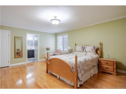 32 Barbara Crt, Fredericton, NB 