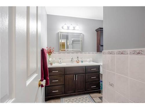 32 Barbara Crt, Fredericton, NB 