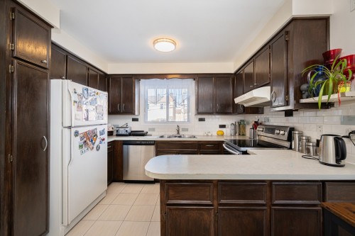 Kitchen - 503 Rue De Callas, Laval (Chomedey), QC - Indoor Photo Showing Kitchen With Double Sink