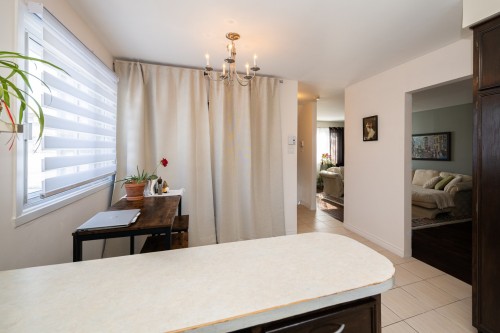 Dinette - 503 Rue De Callas, Laval (Chomedey), QC - Indoor Photo Showing Bedroom