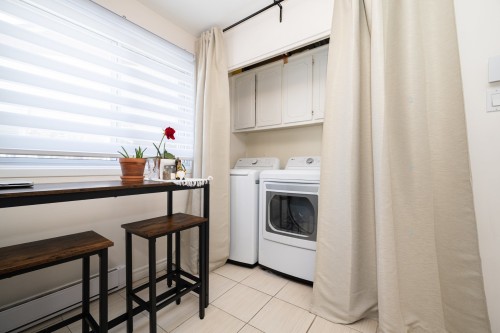 Laundry - 503 Rue De Callas, Laval (Chomedey), QC - Indoor Photo Showing Laundry Room