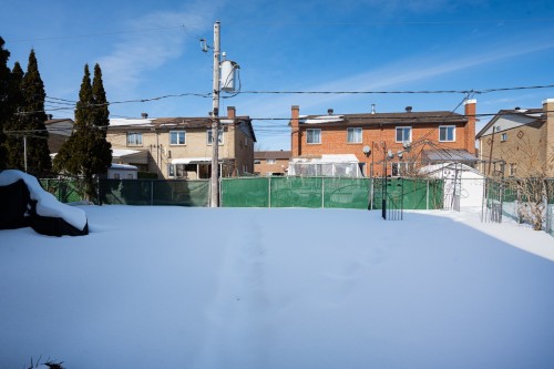 Courtyard - 503 Rue De Callas, Laval (Chomedey), QC - Outdoor