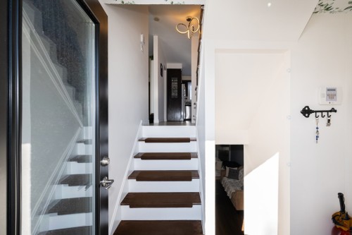 Mud Room - 503 Rue De Callas, Laval (Chomedey), QC - Indoor Photo Showing Other Room