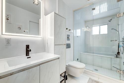 Bathroom - 90 Rue Audubon, Dollard-Des-Ormeaux, QC - Indoor Photo Showing Bathroom