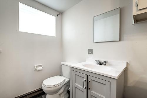 Bathroom - 90 Rue Audubon, Dollard-Des-Ormeaux, QC - Indoor Photo Showing Bathroom