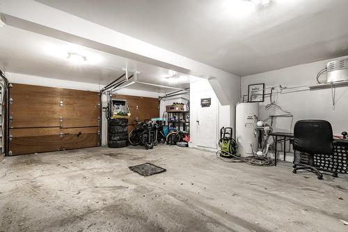 Garage - 90 Rue Audubon, Dollard-Des-Ormeaux, QC - Indoor Photo Showing Garage