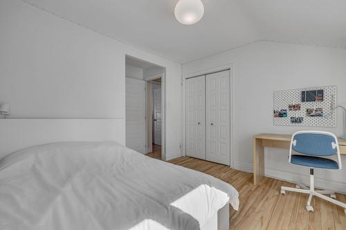Chambre à coucher - 1115 Av. De Montigny, Québec (Sainte-Foy/Sillery/Cap-Rouge), QC - Indoor Photo Showing Bedroom