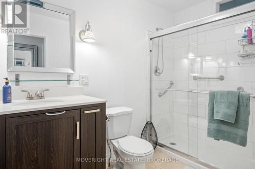 618 Lincoln Street, Welland (Lincoln/Crowland), ON - Indoor Photo Showing Bathroom