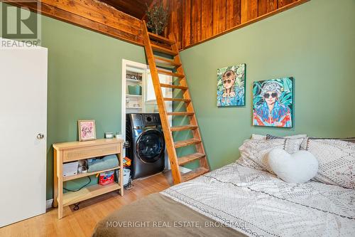 618 Lincoln Street, Welland (Lincoln/Crowland), ON - Indoor Photo Showing Bedroom