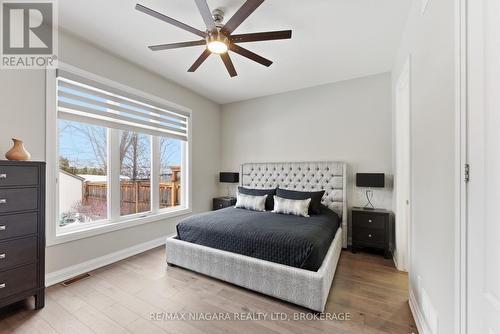 34 Angels Drive, Niagara-On-The-Lake (St. Davids), ON - Indoor Photo Showing Bedroom