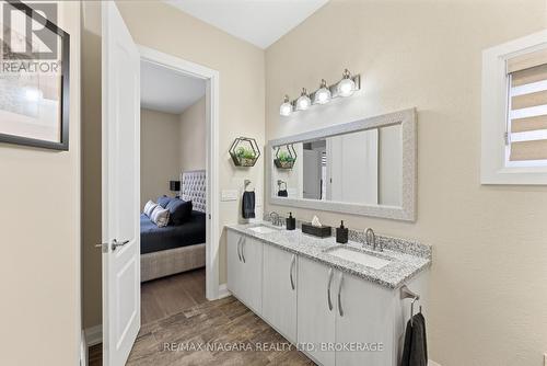 34 Angels Drive, Niagara-On-The-Lake (St. Davids), ON - Indoor Photo Showing Bathroom