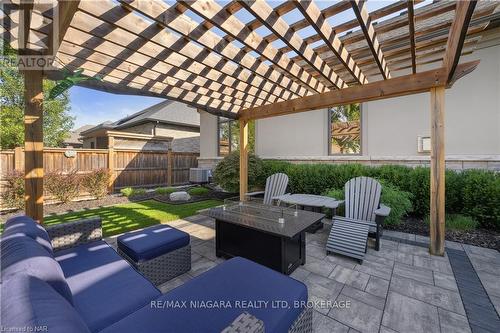 34 Angels Drive, Niagara-On-The-Lake (St. Davids), ON - Outdoor With Deck Patio Veranda
