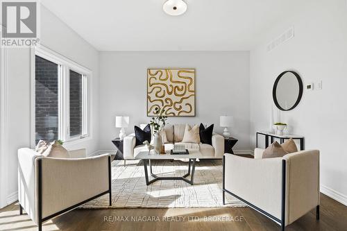 219 Wells Avenue, Fort Erie (Ridgeway), ON - Indoor Photo Showing Living Room