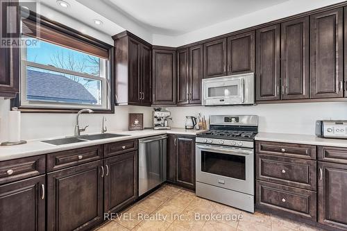 11618 Burnaby Road, Wainfleet (Lakeshore), ON - Indoor Photo Showing Kitchen With Double Sink