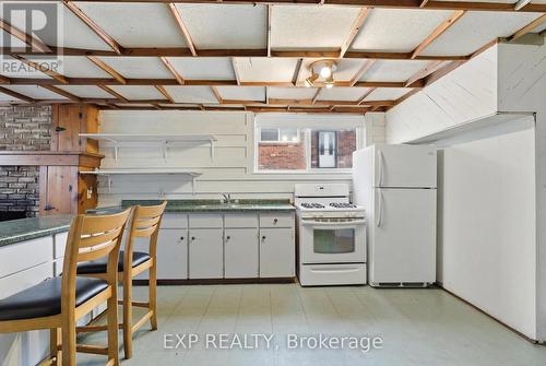 552 First Avenue, Welland (N. Welland), ON - Indoor Photo Showing Garage
