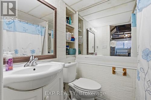 552 First Avenue, Welland (N. Welland), ON - Indoor Photo Showing Bathroom