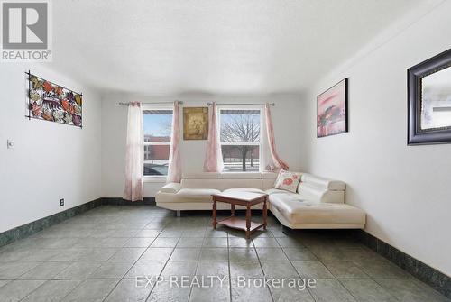 552 First Avenue, Welland (N. Welland), ON - Indoor Photo Showing Living Room