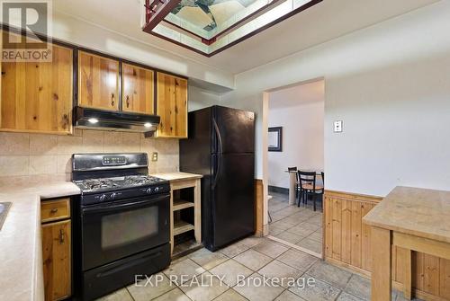 552 First Avenue, Welland (N. Welland), ON - Indoor Photo Showing Kitchen