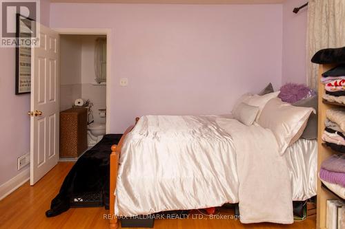 86 Church Street S, Richmond Hill, ON - Indoor Photo Showing Bedroom