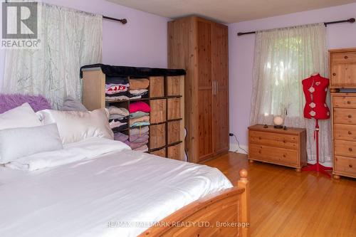 86 Church Street S, Richmond Hill, ON - Indoor Photo Showing Bedroom