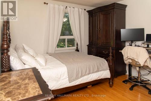 86 Church Street S, Richmond Hill, ON - Indoor Photo Showing Bedroom