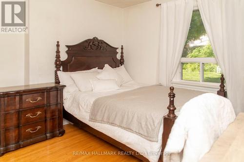 86 Church Street S, Richmond Hill, ON - Indoor Photo Showing Bedroom