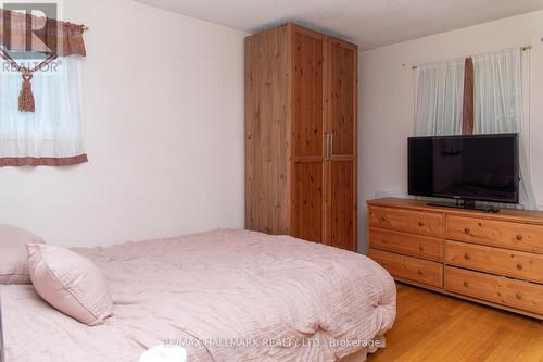 86 Church Street S, Richmond Hill, ON - Indoor Photo Showing Bedroom