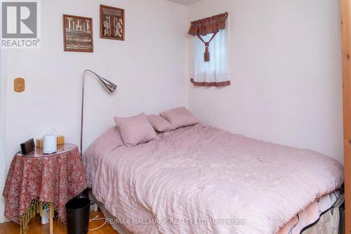 86 Church Street S, Richmond Hill, ON - Indoor Photo Showing Bedroom