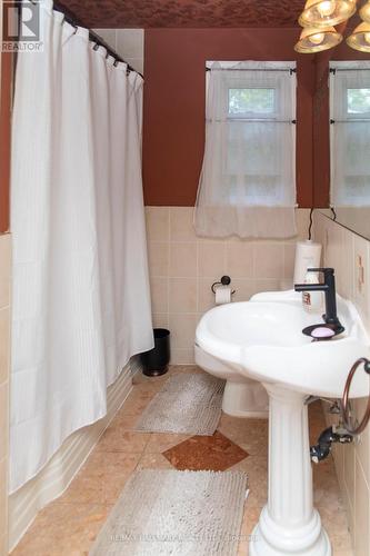 86 Church Street S, Richmond Hill, ON - Indoor Photo Showing Bathroom