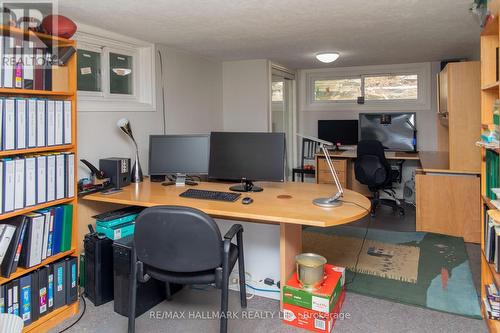 86 Church Street S, Richmond Hill, ON - Indoor Photo Showing Office