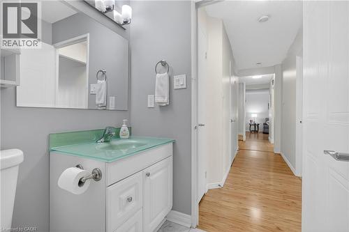 Bathroom - 200 Jamieson Parkway Unit# 606, Cambridge, ON - Indoor Photo Showing Bathroom