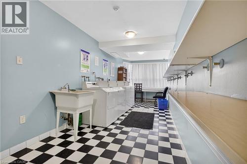 Community Laundry - 200 Jamieson Parkway Unit# 606, Cambridge, ON - Indoor