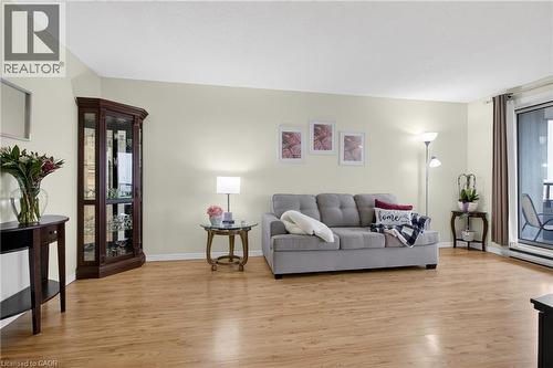 Living - 200 Jamieson Parkway Unit# 606, Cambridge, ON - Indoor Photo Showing Living Room