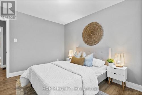 641 Woodward Avenue, Milton, ON - Indoor Photo Showing Bedroom