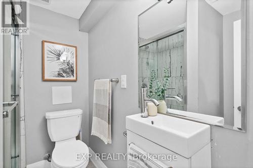 641 Woodward Avenue, Milton, ON - Indoor Photo Showing Bathroom