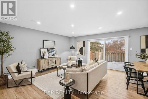 641 Woodward Avenue, Milton, ON - Indoor Photo Showing Living Room